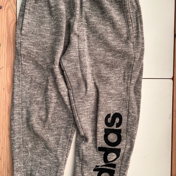 Boys gray adidas sweatpants size 8 - Picture 6 of 6